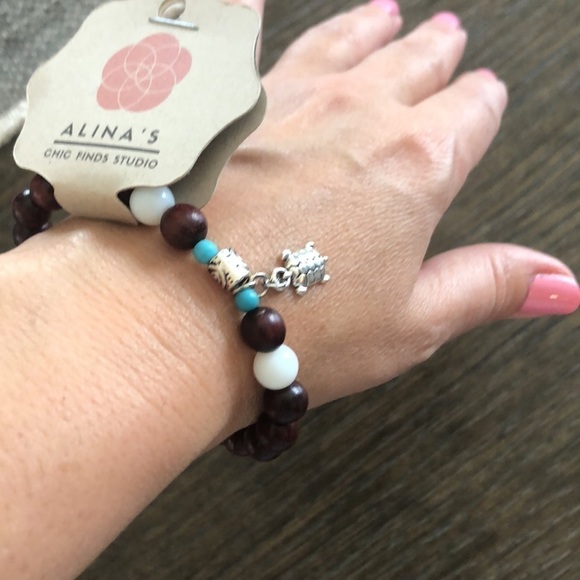 Turtles Turquoise and wood beads handmade charm bracelet S/M - Picture 5 of 7
